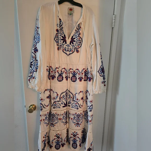 FARM Rio White Long-Sleeve Maxi Dress with Blue and Purple Embroidery - Picture 7 of 9